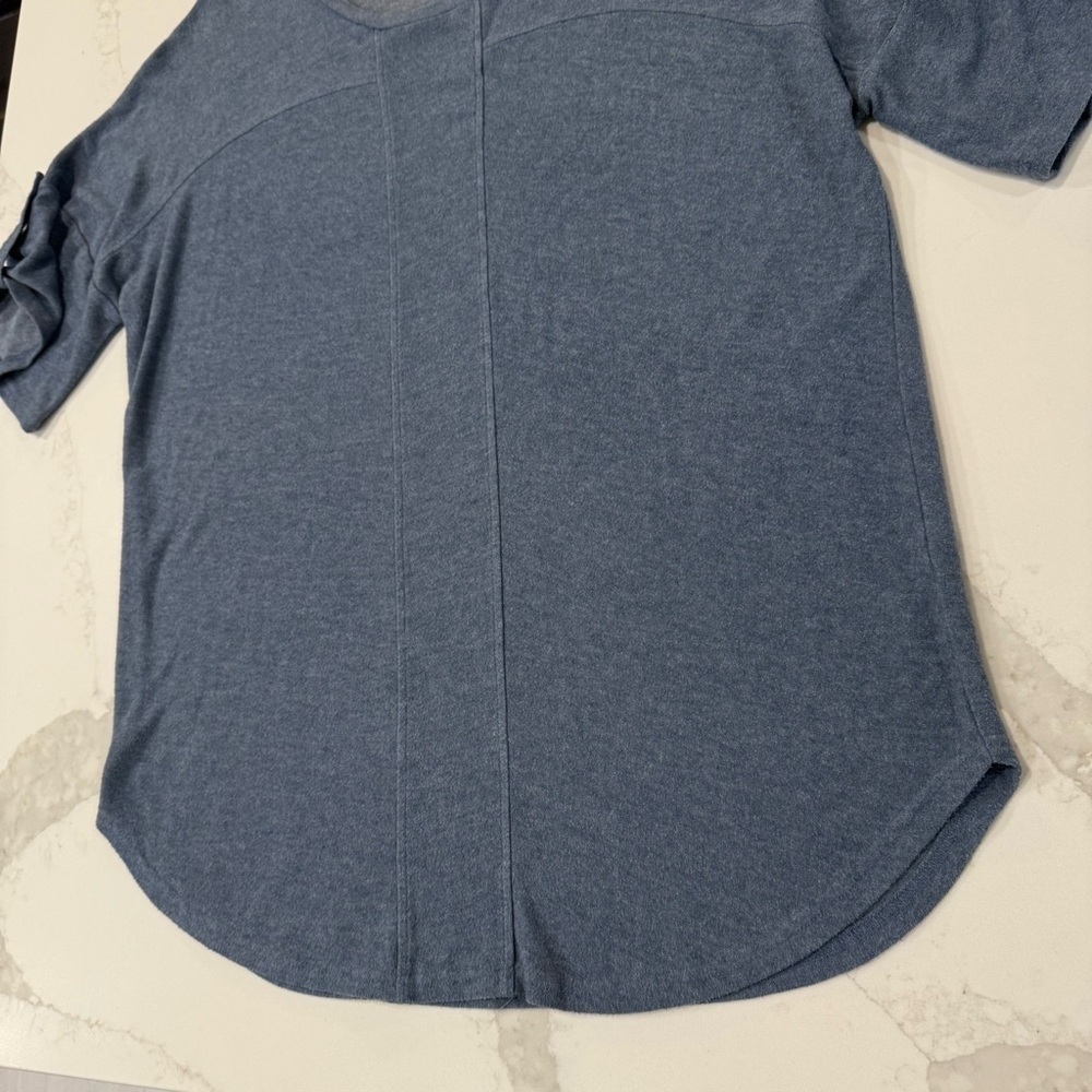 Ya Los Angeles Asymmetrical Round Hem Button Cuff Top Women’s Large Slate Blue - Picture 2 of 7